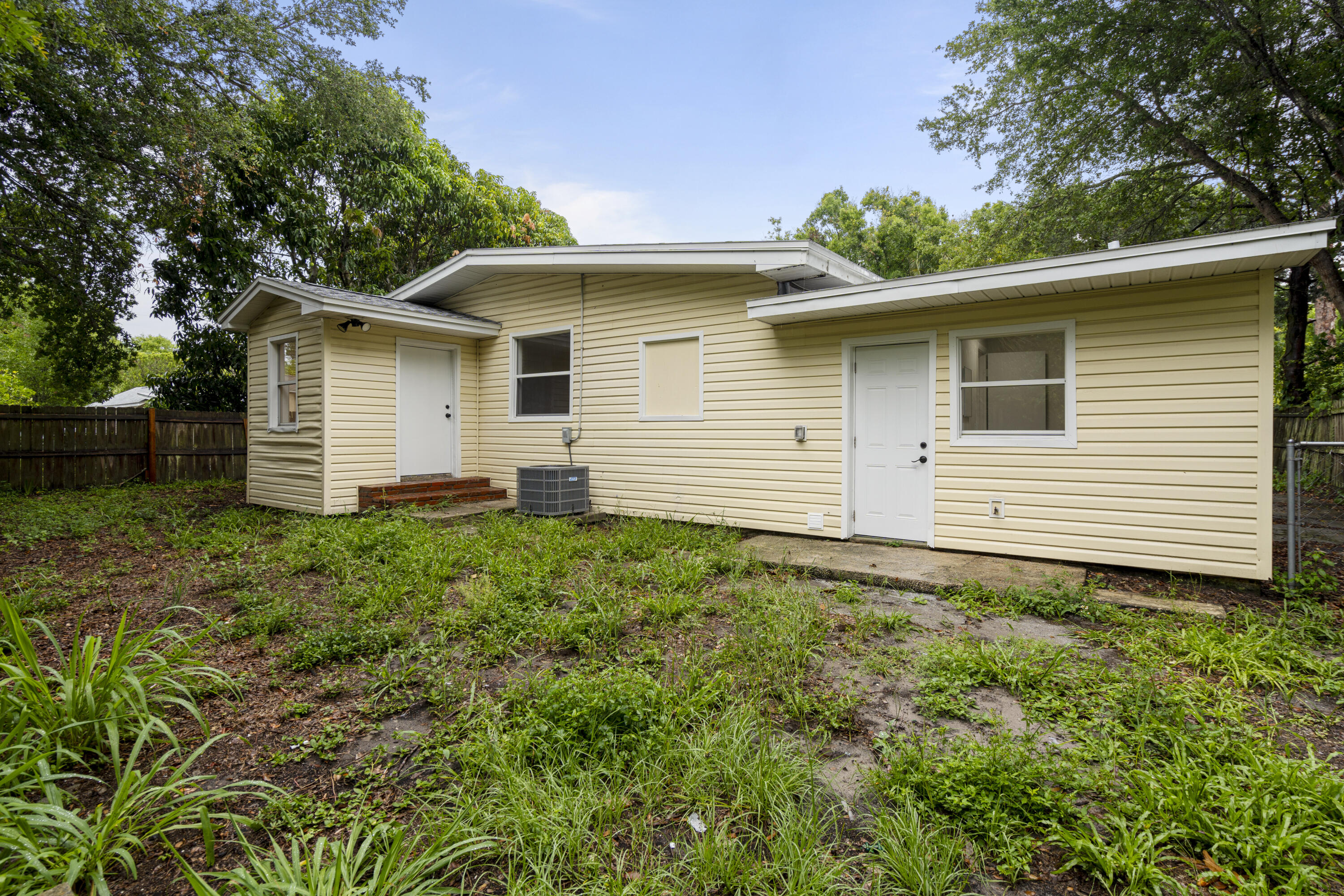 995 Bevis Road Merritt Island, FL 32953 - Photo 32 of 38 Backyard