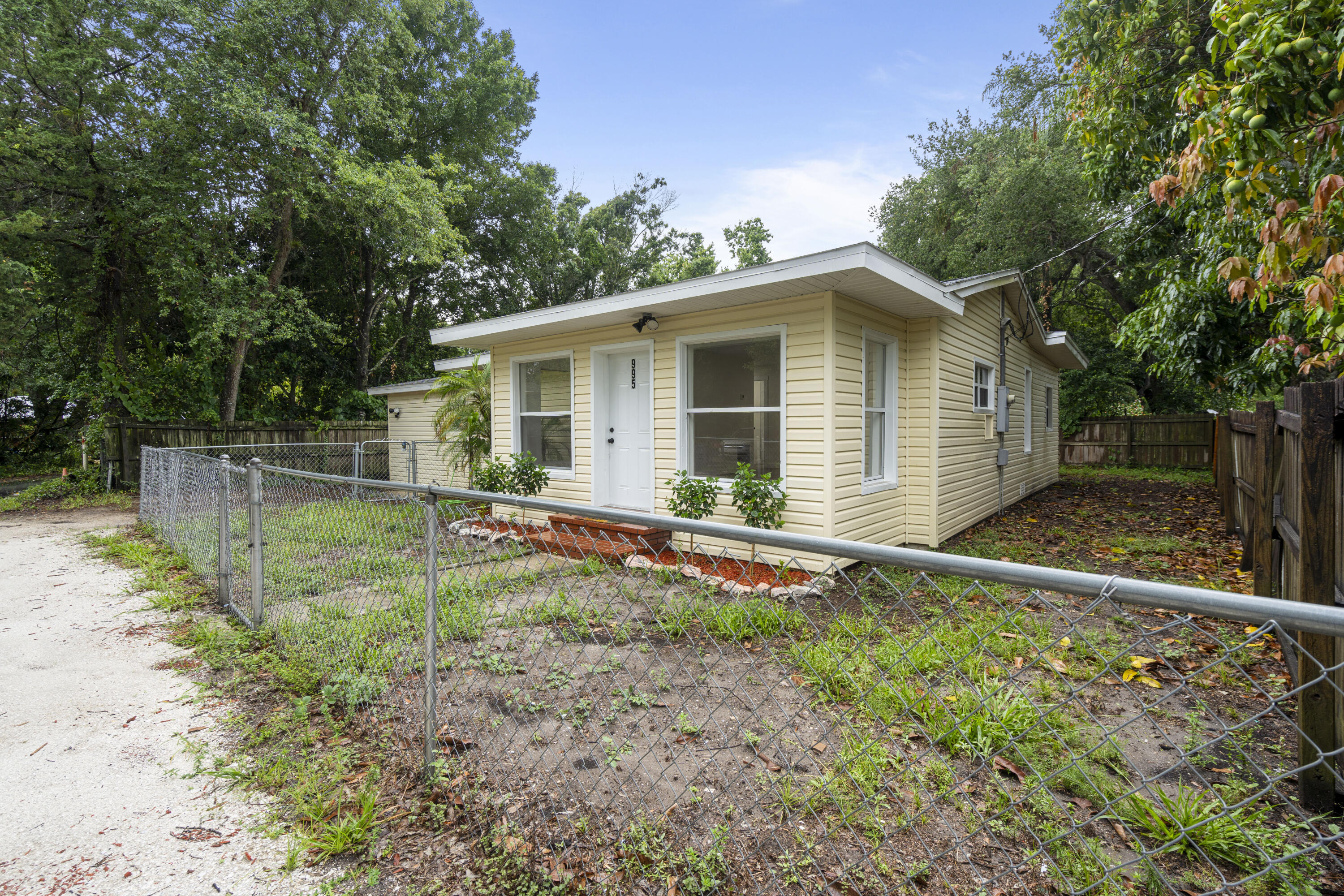 995 Bevis Road Merritt Island, FL 32953 - Photo 34 of 38 Front of home