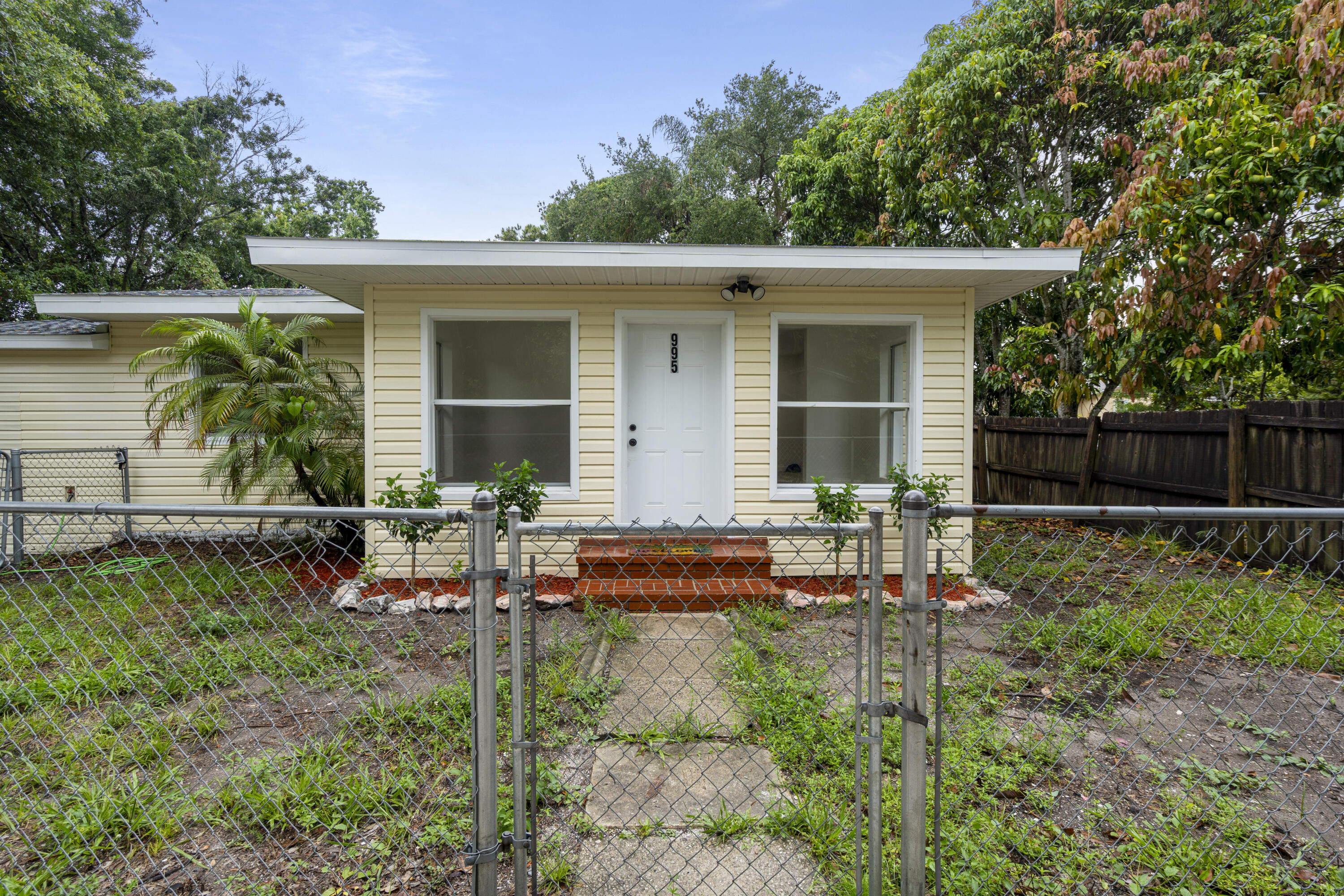 995 Bevis Road Merritt Island, FL 32953 - Photo 37 of 38 Front of Home