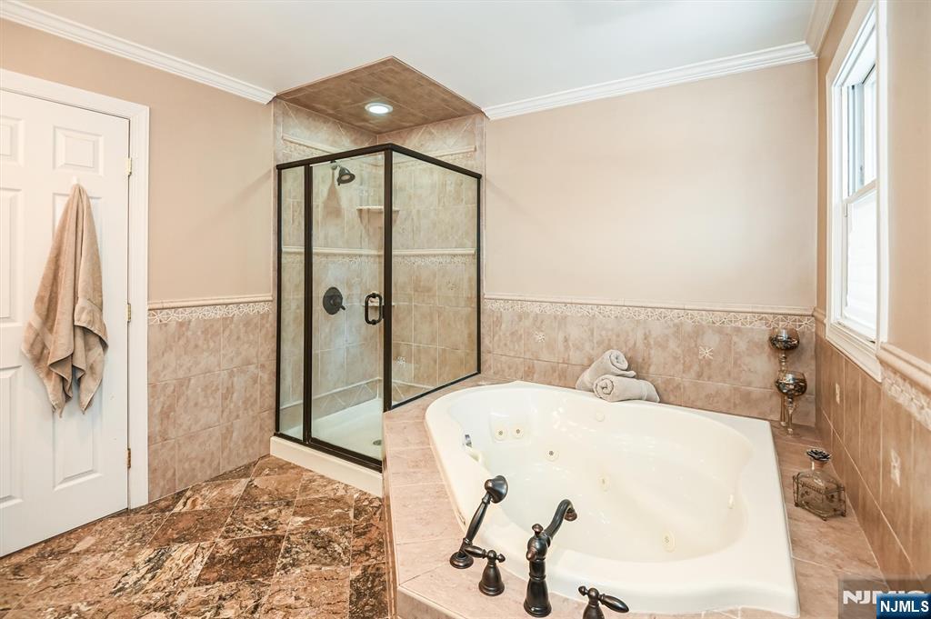 2 Eden Place Wayne, NJ 07470 - Photo 18 of 36