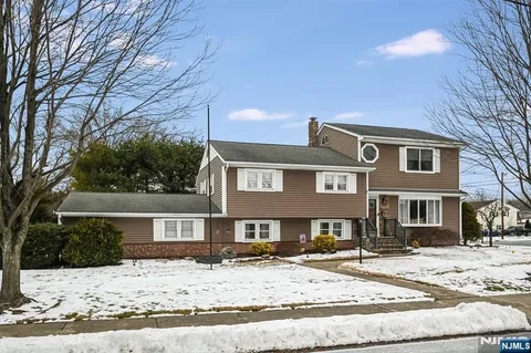$799,000 | 2 Eden Place, Wayne, NJ 07470