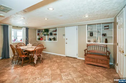 $799,000 | 2 Eden Place, Wayne, NJ 07470