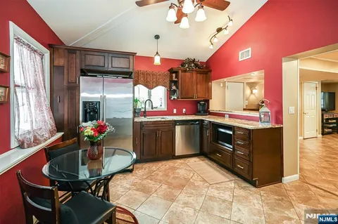 $799,000 | 2 Eden Place, Wayne, NJ 07470