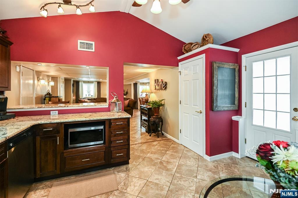 2 Eden Place Wayne, NJ 07470 - Photo 29 of 36