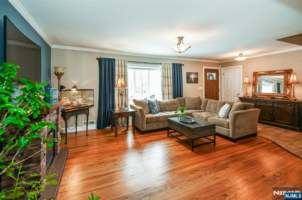 2 Eden Place Wayne, NJ 07470 - Photo 8 of 36