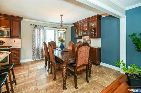 $799,000 | 2 Eden Place, Wayne, NJ 07470