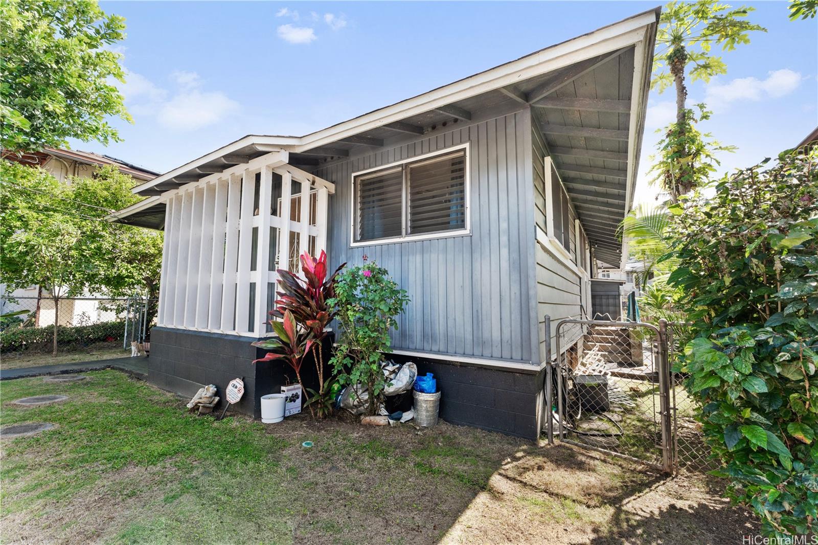 1837 Pacific Heights Road Honolulu, HI 96813 - Photo 16 of 17 Covered entry way