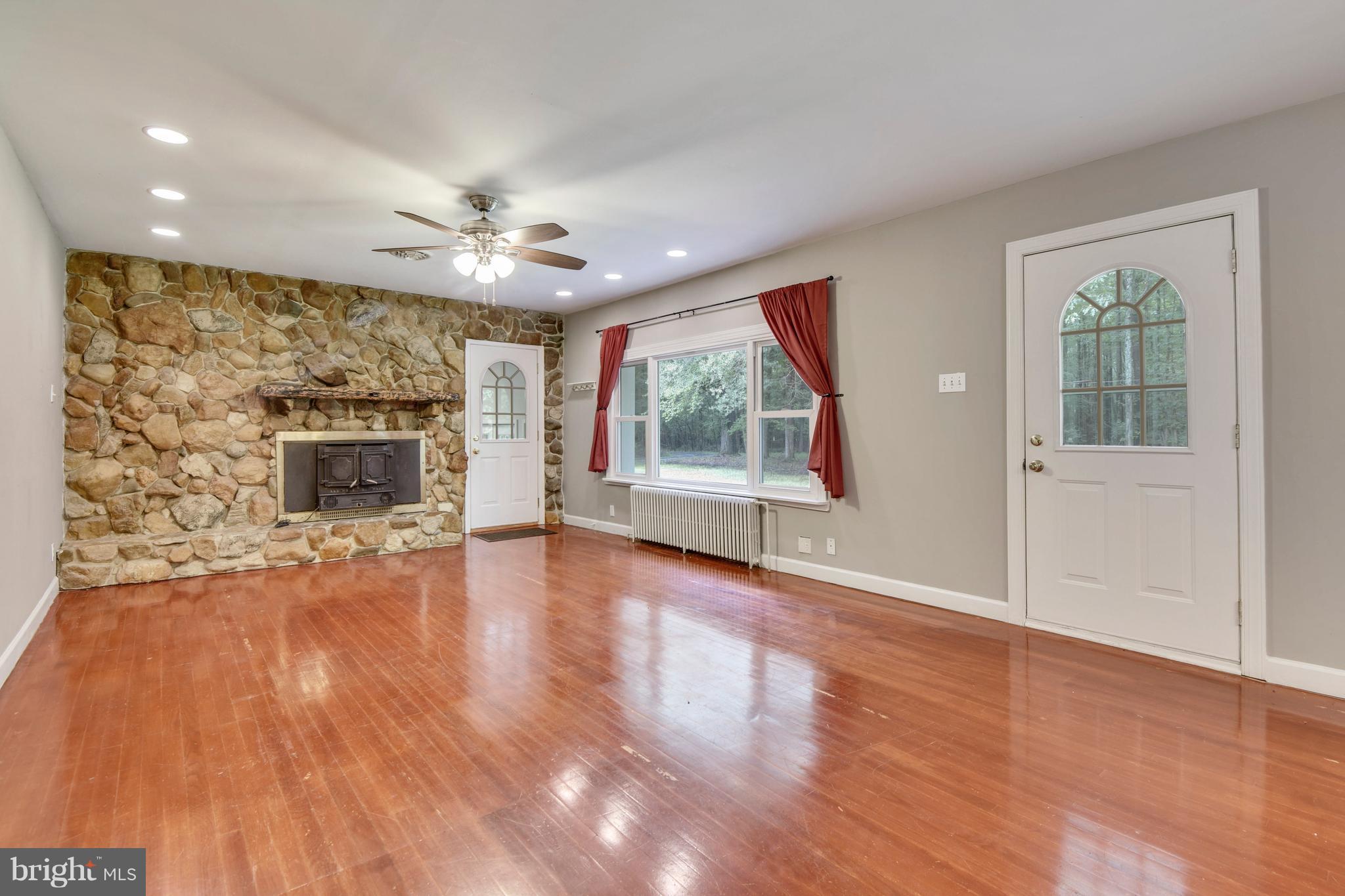 1170 Steamboat Road Shady Side, MD 20764 - Photo 6 of 30 Living Room