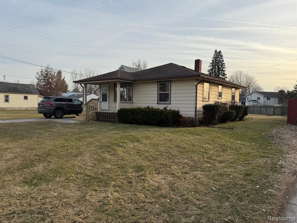 102 North Tuscola Road Bay City, MI 48708 - Photo 3 of 21