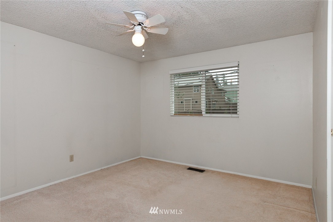 428 218th Street Southwest Bothell, WA 98021 - Photo 13 of 25