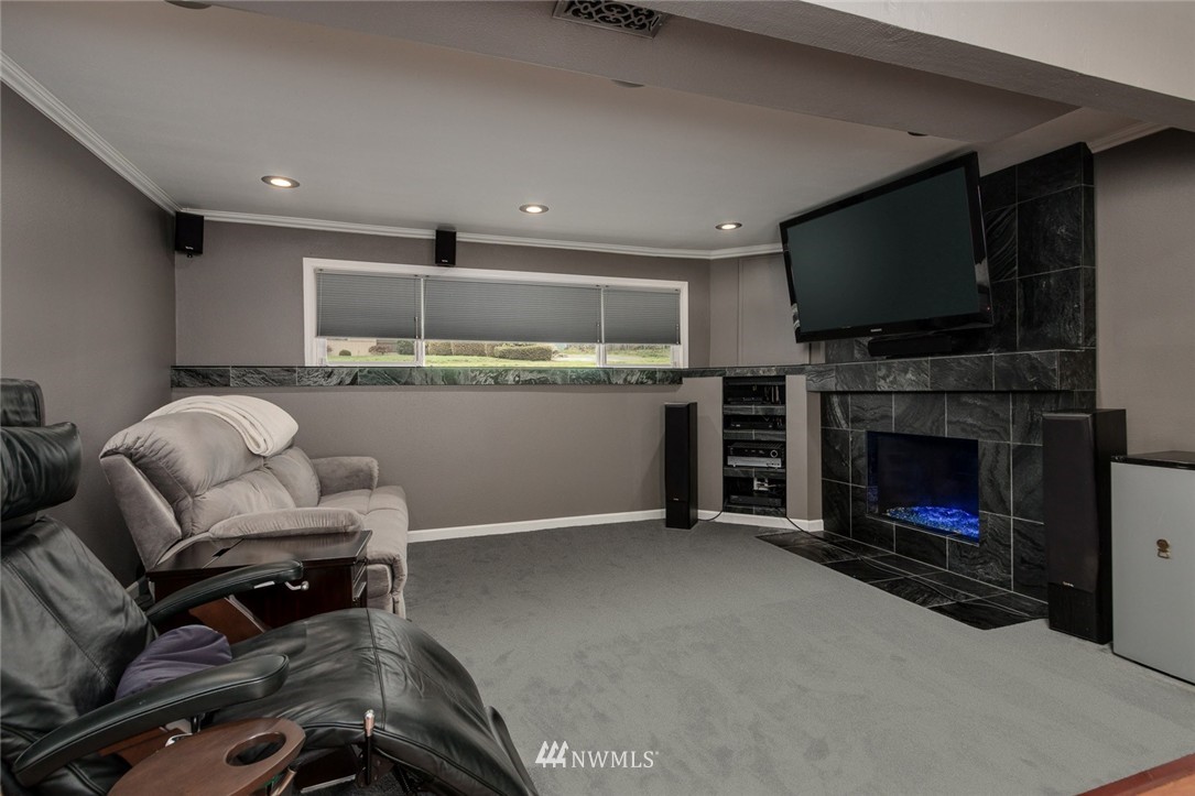 428 218th Street Southwest Bothell, WA 98021 - Photo 15 of 25