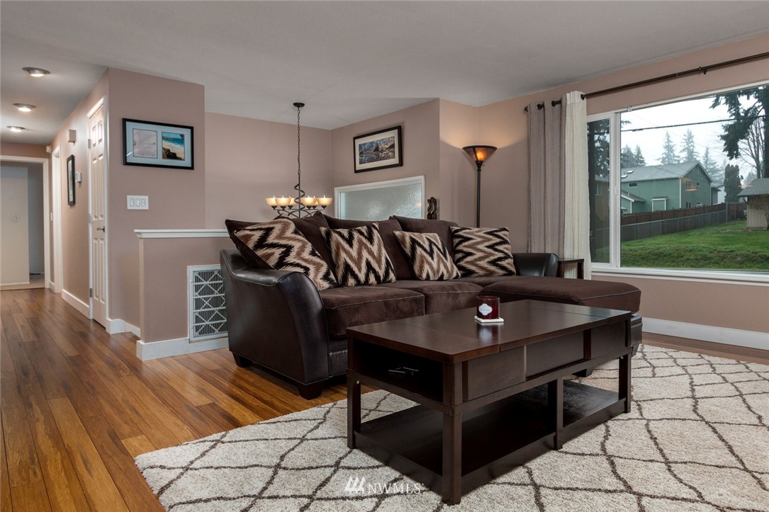 428 218th Street Southwest Bothell, WA 98021 - Photo 3 of 25