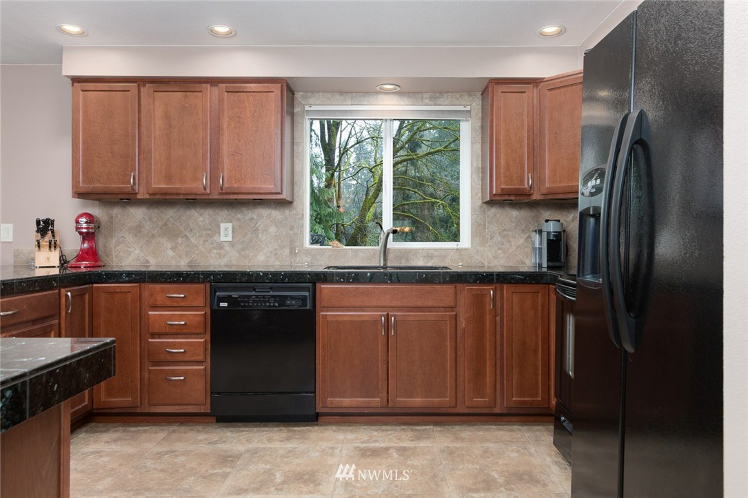 428 218th Street Southwest Bothell, WA 98021 - Photo 7 of 25