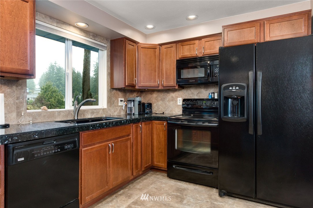 428 218th Street Southwest Bothell, WA 98021 - Photo 8 of 25