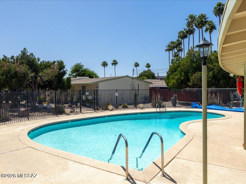 492 North Silverbell Road Tucson, AZ 85745 - Photo 30 of 33