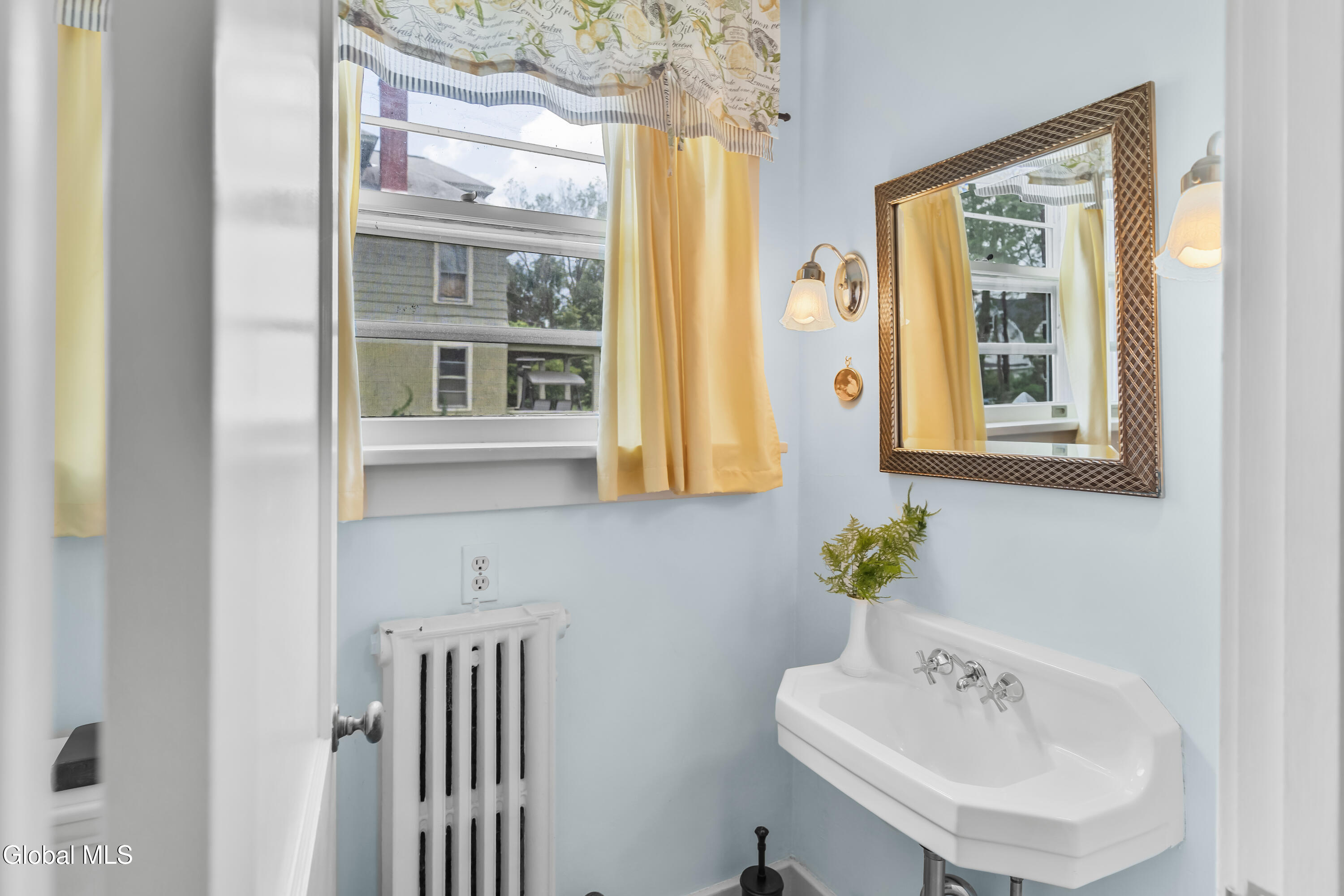 1101 Ardsley Road Schenectady, NY 12308 - Photo 15 of 41 EMO06917