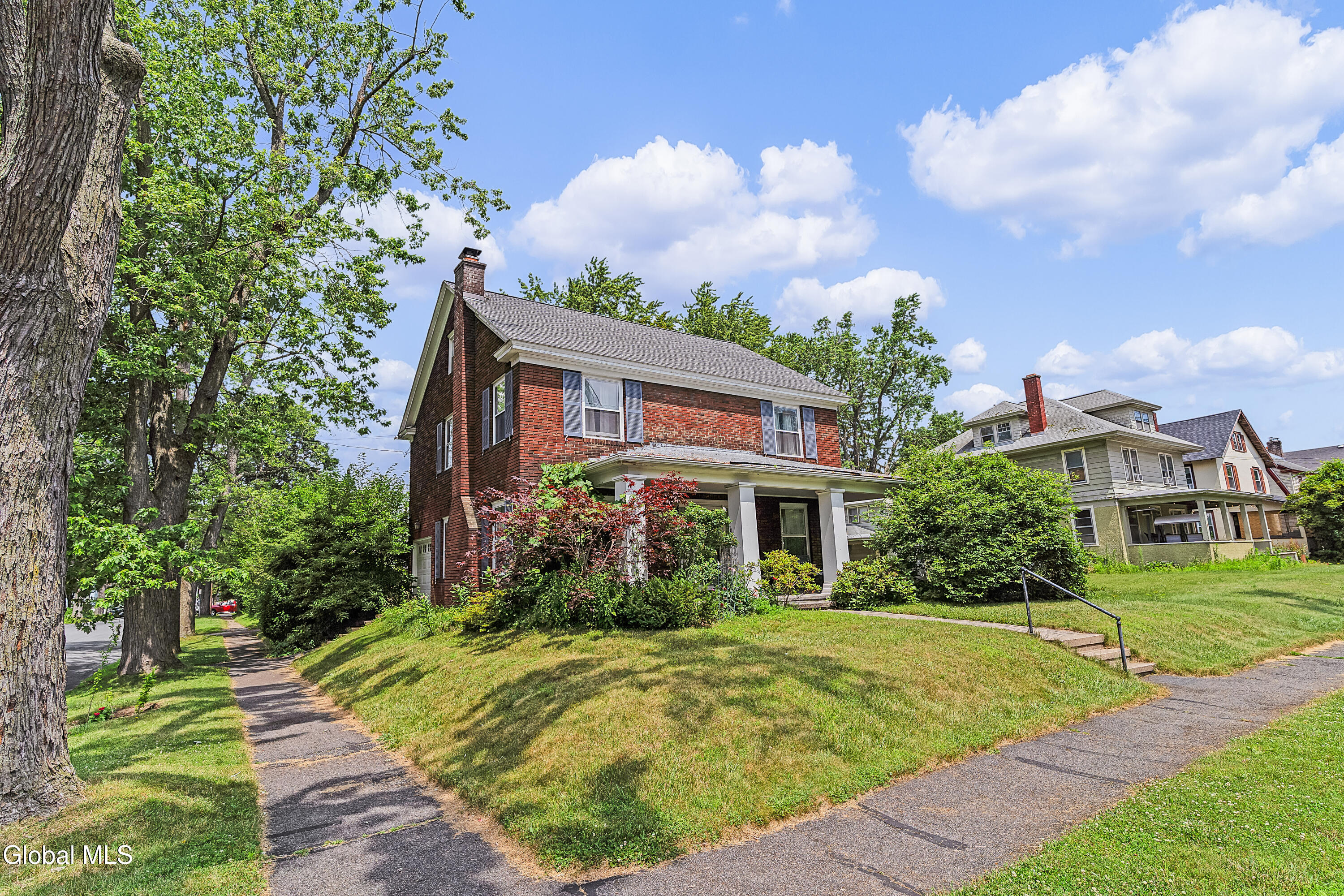 1101 Ardsley Road Schenectady, NY 12308 - Photo 2 of 41 EMO06767