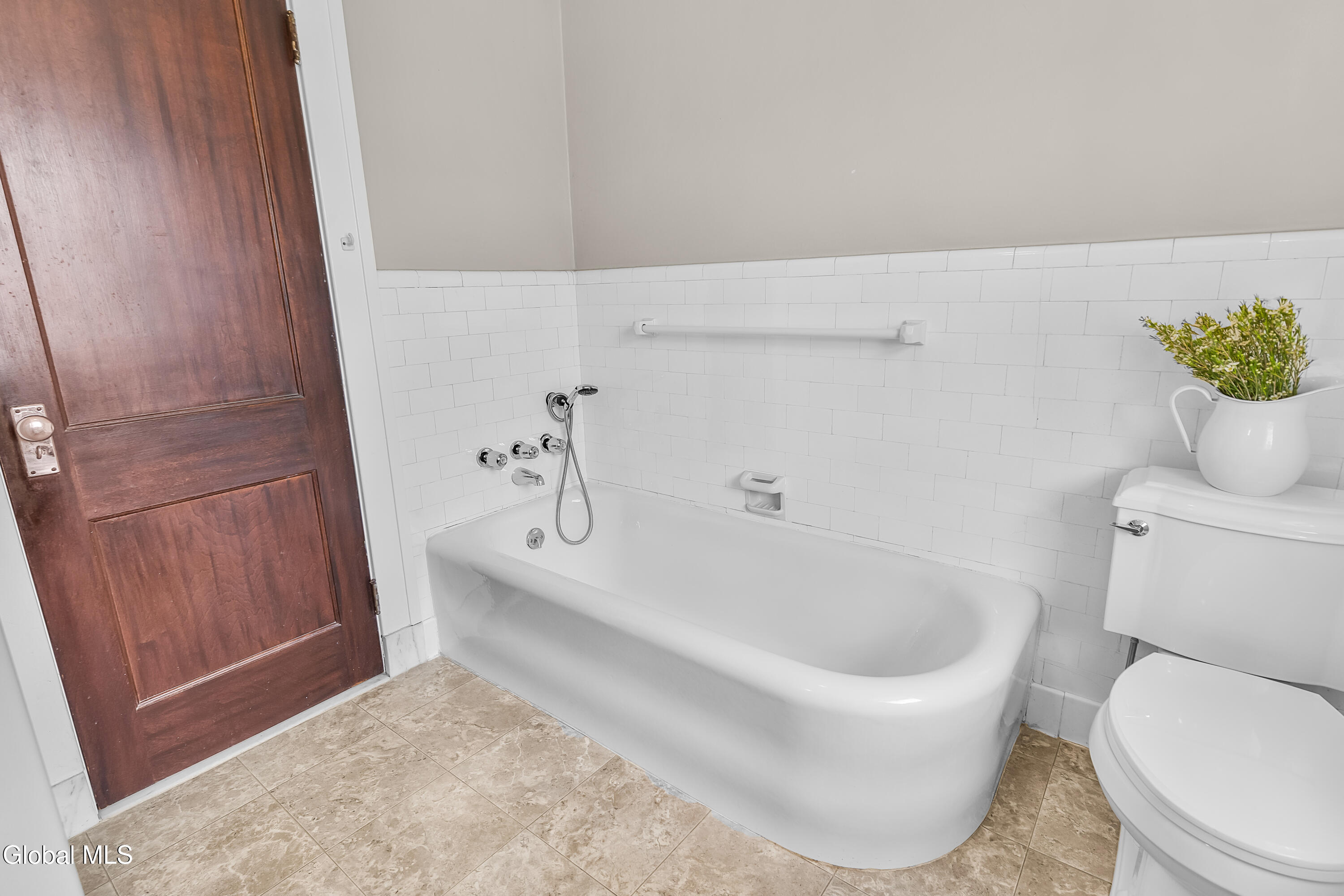1101 Ardsley Road Schenectady, NY 12308 - Photo 25 of 41 EMO06977