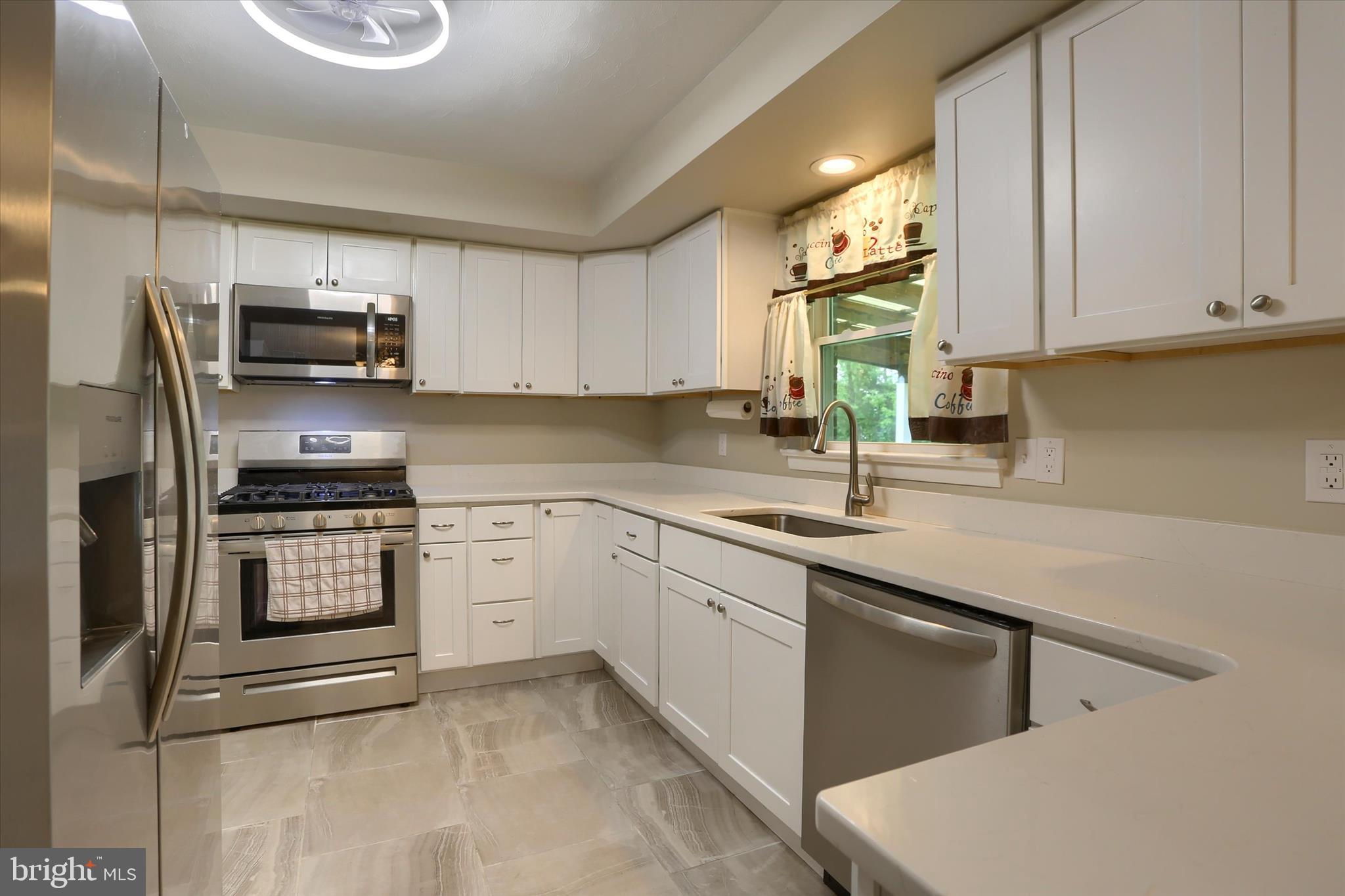 2490 Cedar Road York, PA 17408 - Photo 12 of 41