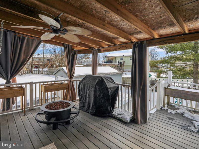 33 Musket Court Taneytown, MD 21787 - Photo 24 of 43 Covered deck