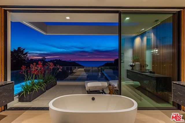 $22,850,000 | 6889 Dume Drive, Malibu, CA 90265