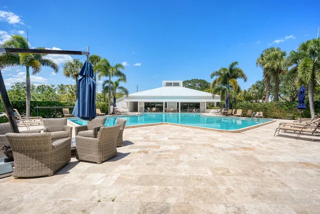 $895,000 | 1542 Jupiter Cove Drive, Unit 602C, Jupiter, FL 33469