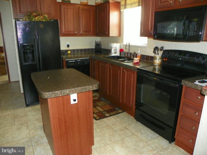 7283 Pearsons Corner Road Dover, DE 19904 - Photo 7 of 22 Kitchen