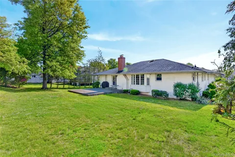 $1,195,000 | 11 Hazelwood Drive, Jericho, NY 11753