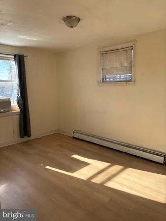 a view of empty room with window