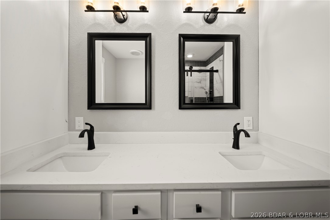 2180 Bittersweet Road Lake Ozark, MO 65049 - Photo 27 of 59 En-Suite Master Bathroom