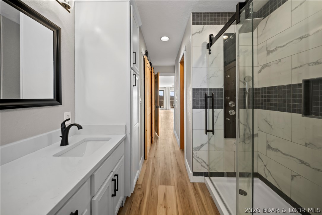 2180 Bittersweet Road Lake Ozark, MO 65049 - Photo 28 of 59 En-Suite Master Bathroom