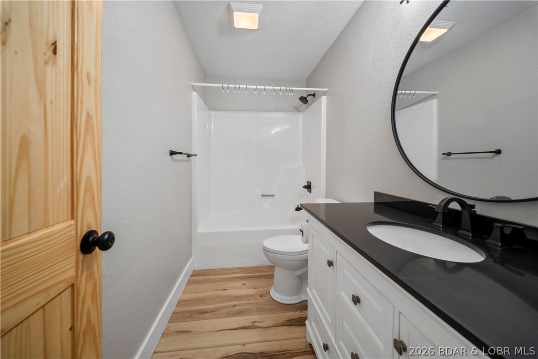 2180 Bittersweet Road Lake Ozark, MO 65049 - Photo 34 of 59 Full Bath #2 Upstairs