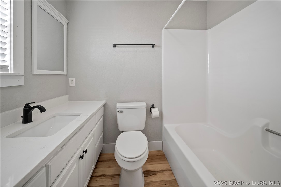 2180 Bittersweet Road Lake Ozark, MO 65049 - Photo 37 of 59 En-Suite Bathroom off Bathroom #3