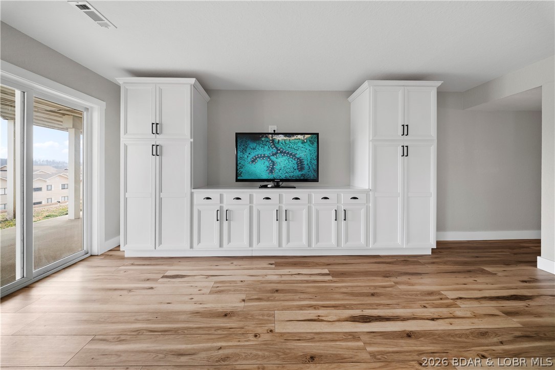 2180 Bittersweet Road Lake Ozark, MO 65049 - Photo 42 of 59 Custom Cabinetry