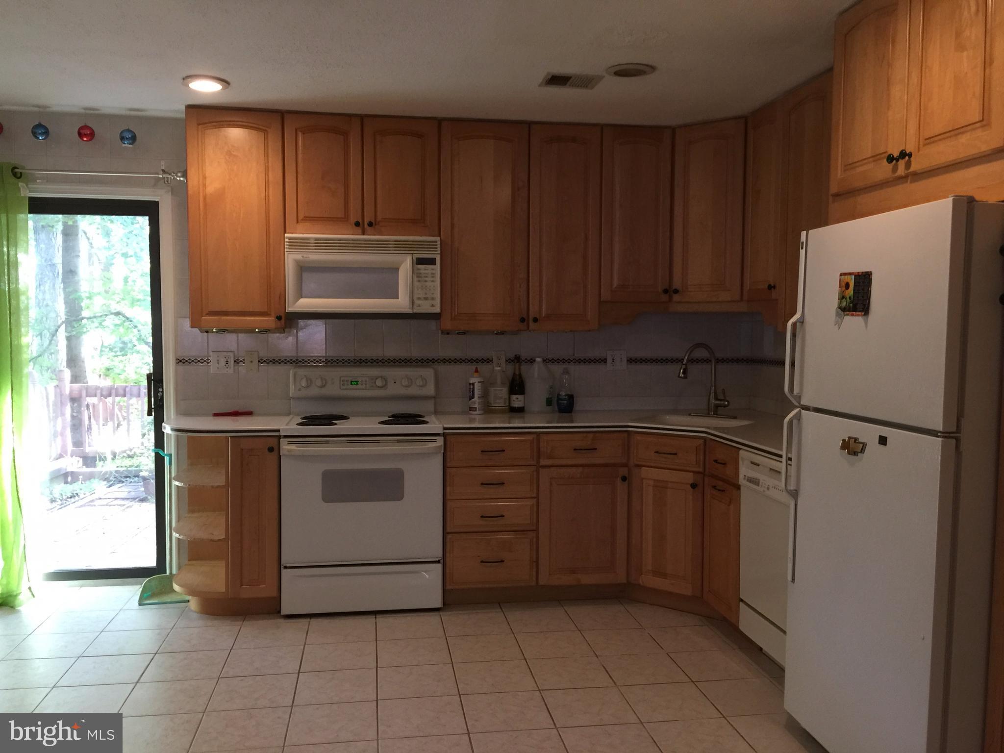 2369 Southgate Square Reston, VA 20191 - Photo 7 of 25 Kitchen