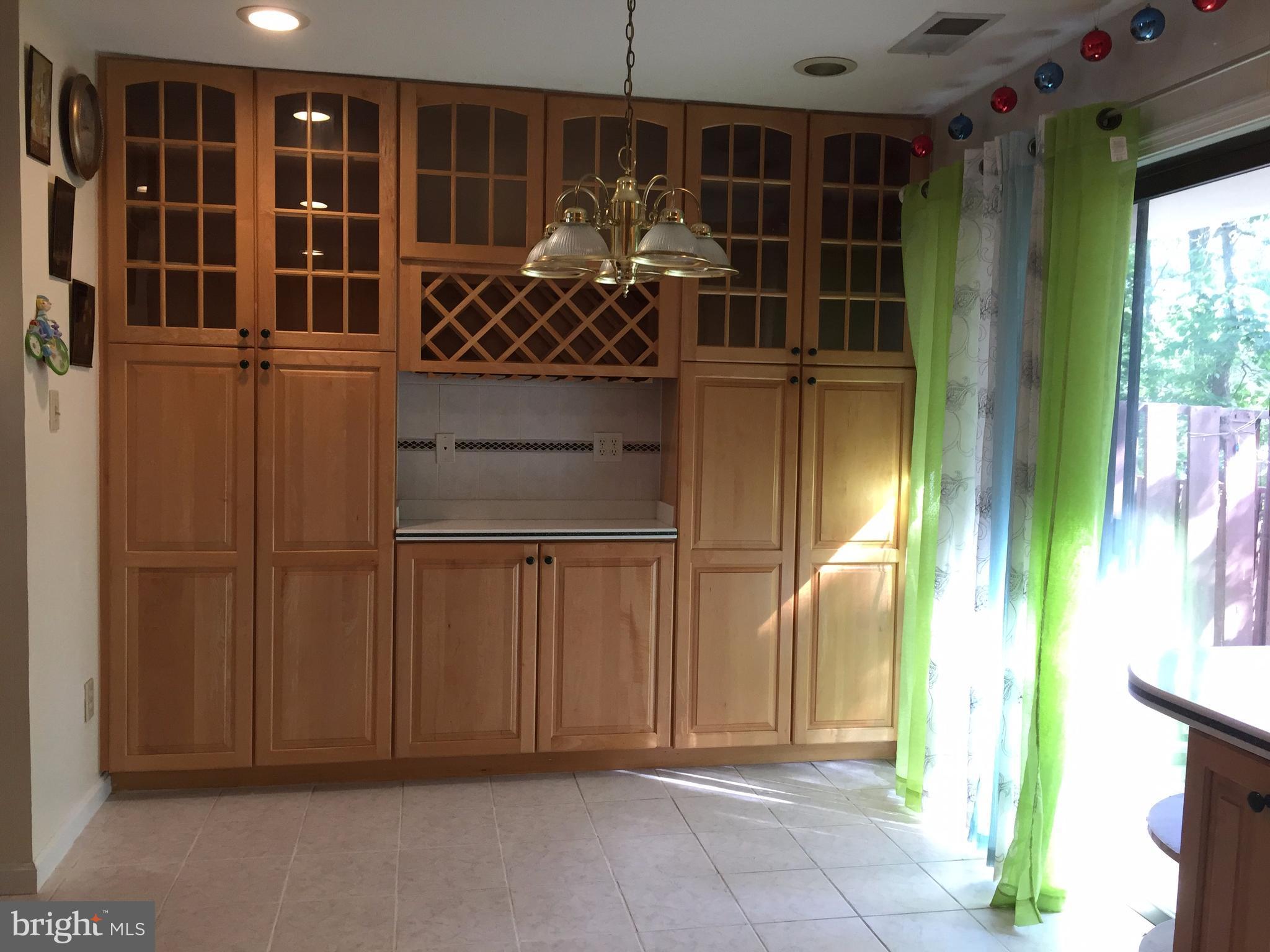 2369 Southgate Square Reston, VA 20191 - Photo 8 of 25 Dining Room