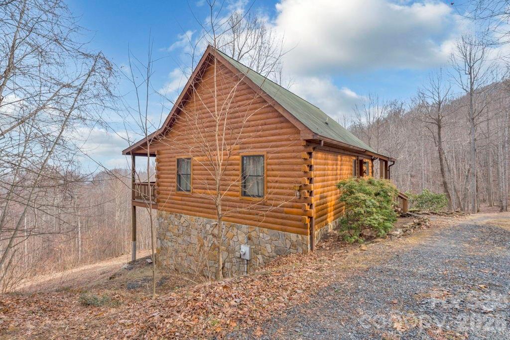 461 Arrowhead Ridge Road Spruce Pine, NC 28777 - Photo 2 of 42