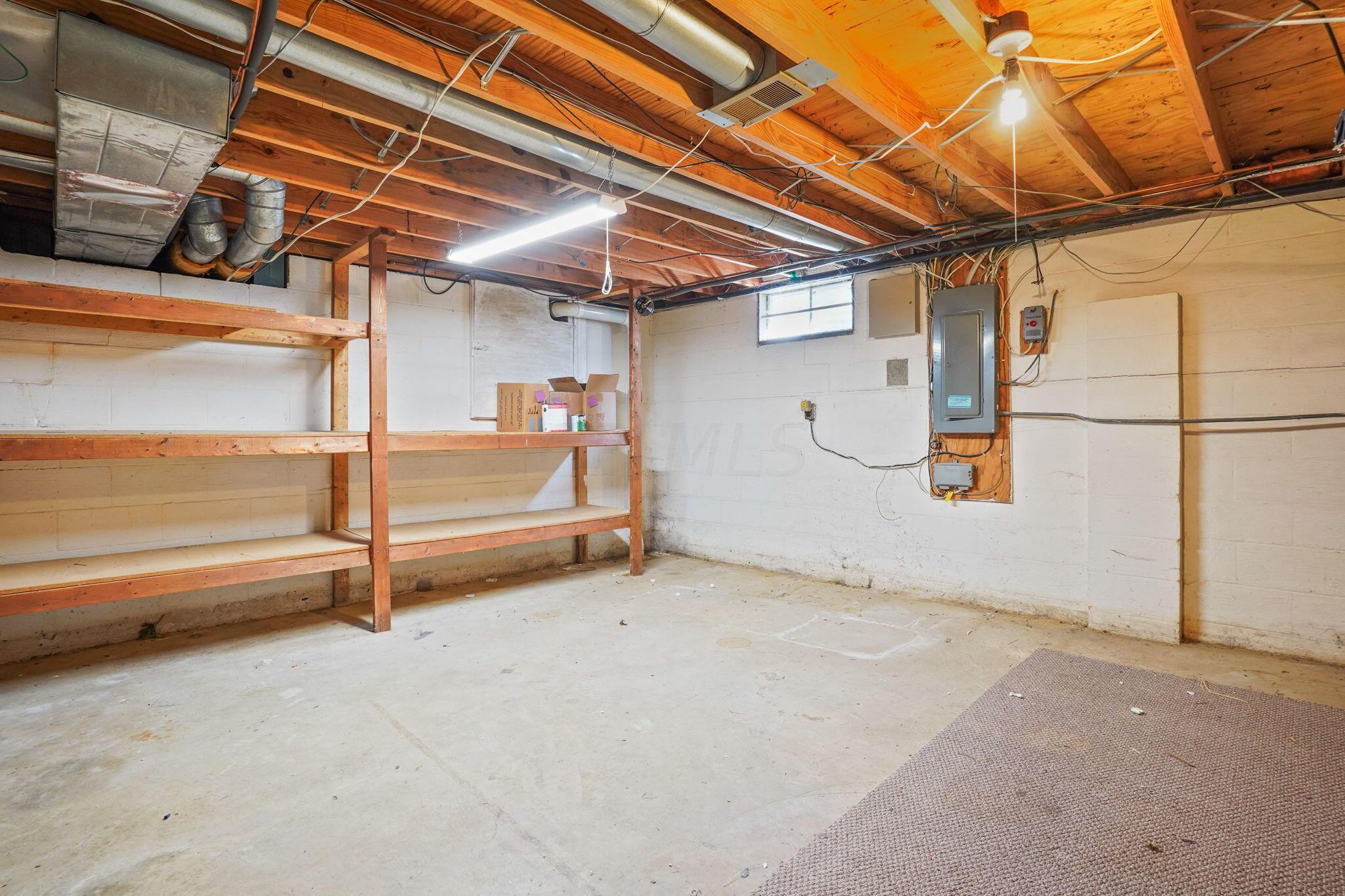 4776 Baldwin Road Hilliard, OH 43026 - Photo 28 of 41 Built in shelving