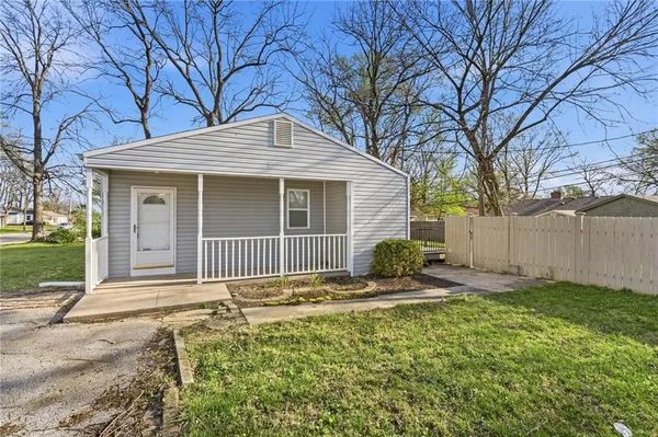 $265,000 | 8617 Grant Street, Overland Park, KS 66212