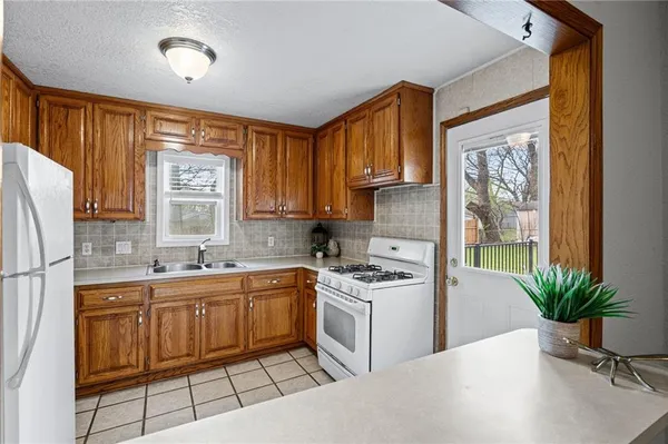 $265,000 | 8617 Grant Street, Overland Park, KS 66212
