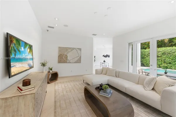 $3,995,000 | 3752 Northeast 199th Street, Aventura, FL 33180