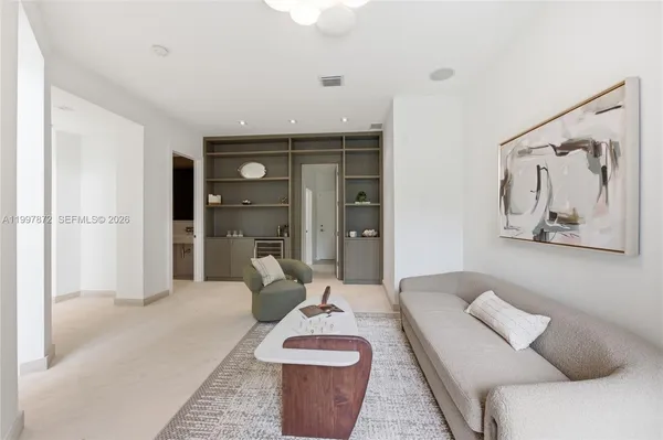 $3,995,000 | 3752 Northeast 199th Street, Aventura, FL 33180