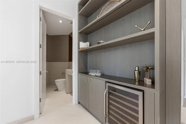 $3,995,000 | 3752 Northeast 199th Street, Aventura, FL 33180