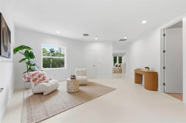 $3,995,000 | 3752 Northeast 199th Street, Aventura, FL 33180