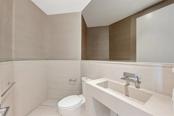 $3,995,000 | 3752 Northeast 199th Street, Aventura, FL 33180