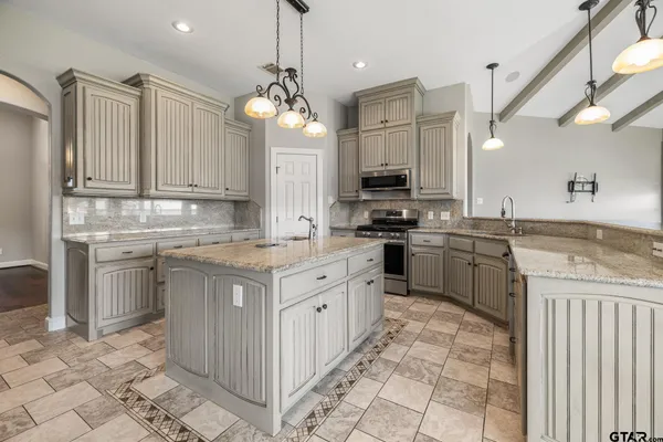 $950,000 | 2123 Austin's Circle, Tool, TX 75143