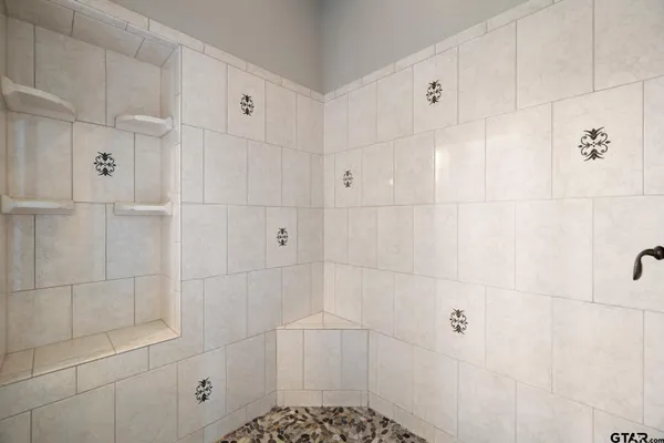 $950,000 | 2123 Austin's Circle, Tool, TX 75143