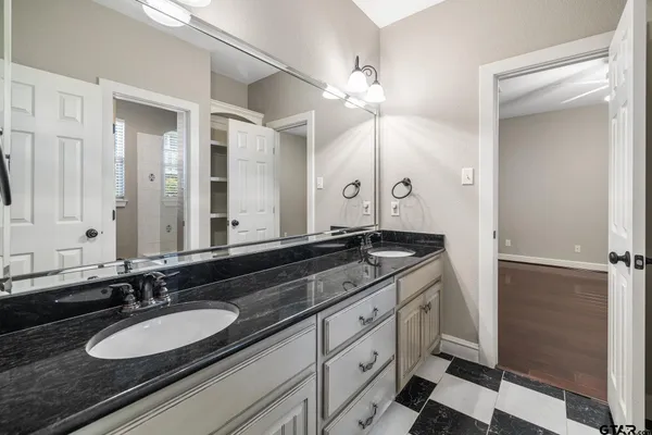 $950,000 | 2123 Austin's Circle, Tool, TX 75143