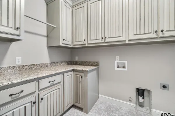 $950,000 | 2123 Austin's Circle, Tool, TX 75143