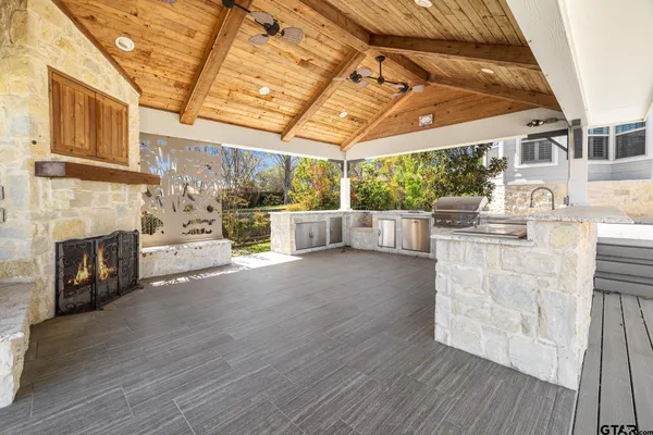 $950,000 | 2123 Austin's Circle, Tool, TX 75143